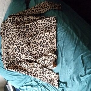 Print long sleeve shirt nwot